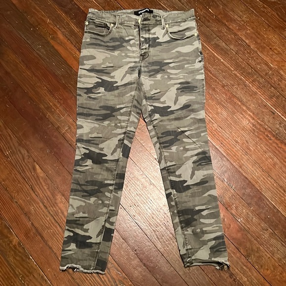 Express camo skinny jeans